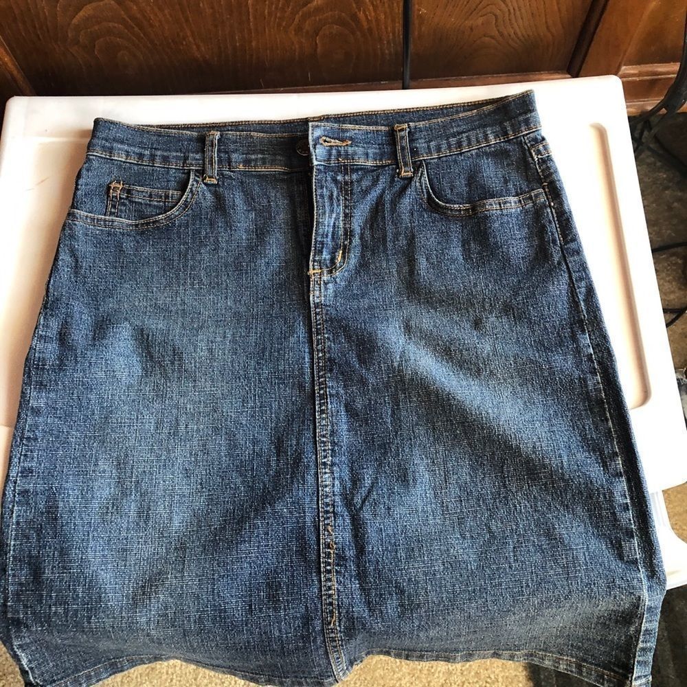 Forever 21 medium Wash Denim mini skirt